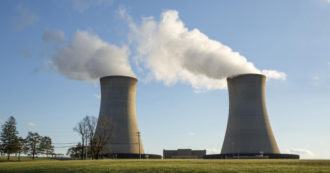 Copertina di Londra punta sul nucleare per ridurre le emissioni di Co2, presentata la “Net Zero Strategy” del governo britannico