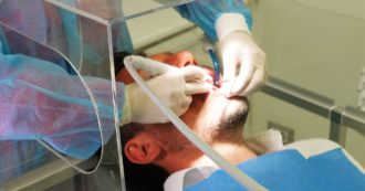 Copertina di Brescia, esplosione durante un intervento: dentista e assistente gravemente ustionati