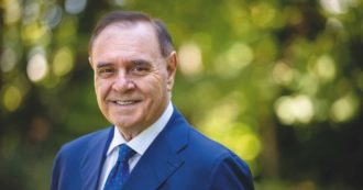 Copertina di A Benevento esulta Mastella: rieccolo, “contro la massoneria”