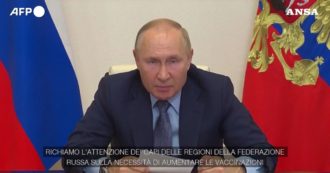 Copertina di Covid, nuova ondata in Russia: Putin chiude le attività lavorative per 9 giorni. L’annuncio in tv: “Esorto tutti i cittadini a vaccinarsi”