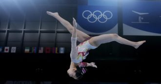 Copertina di Hitomi Hatakeda, cade in allenamento e si spezza la spina dorsale: la ginnasta ricoverata in gravi condizioni