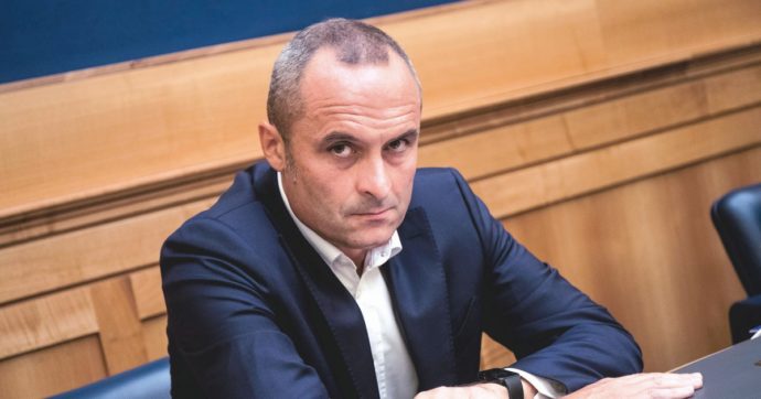 Poche modifiche, il bavaglio Costa passa alla Camera