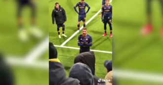 Copertina di Roma, dopo la disfatta in Norvegia per 6 a 1 i tifosi rifiutano la maglia di Pellegrini: contestati i giocatori – Video