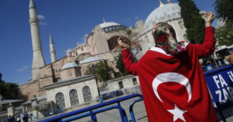 Copertina di Erdogan fa il duro anche con gli economisti e ottiene il taglio dei tassi d’interesse