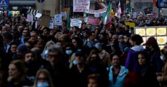 Copertina di No Green pass, in migliaia al corteo a Milano: marcia per le vie del centro, disagi e tensioni. La giornata di manifestazioni in tutta Italia