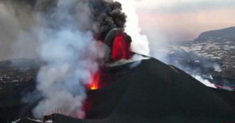 Copertina di Eruzione alle Canarie, nuove esplosioni di lava dai crateri del Cumbre Vieja: le immagini riprese dall’alto