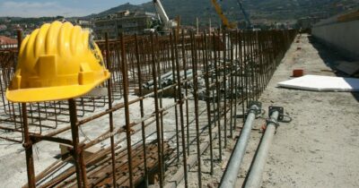 Copertina di Muratore di 24 anni precipita e muore in un cantiere edile a Milano