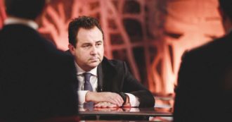 Copertina di Amara, verbali fotografati da pc esterno alla Procura