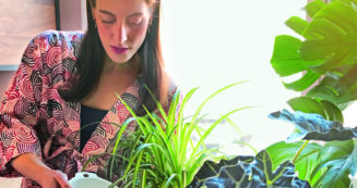 Copertina di L’influencer green: “Sostenibilità? Meglio l’imperfezione di molti che la perfezione di pochi”