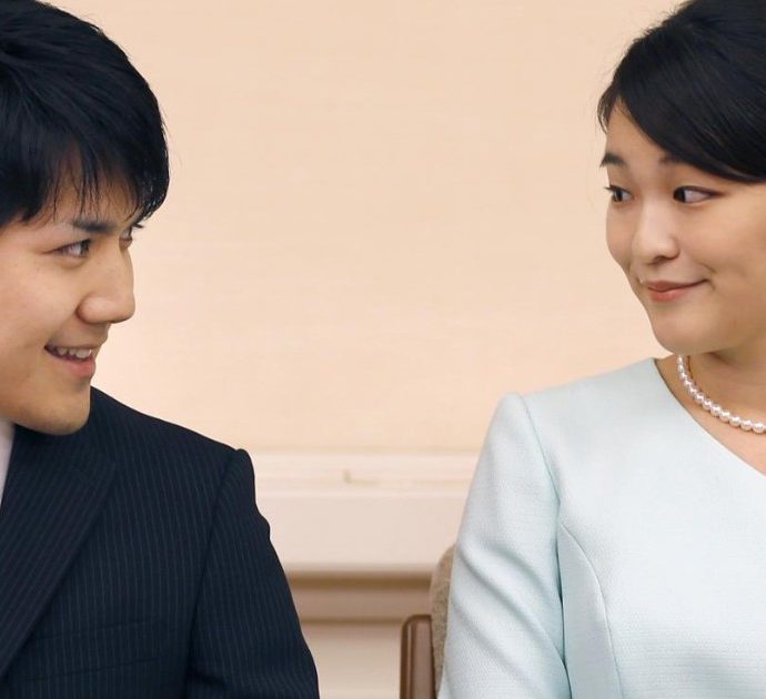 Mako, la principessa ribelle del Giappone si è sposata con il fidanzato Kei Komuro: “Abbiamo ascoltato i nostri cuori”. L’addio alla Casa Reale