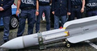 Copertina di “Missile per uccidere Salvini”, il gip archivia l’inchiesta: “Forse bizzarro complemento d’arredo”