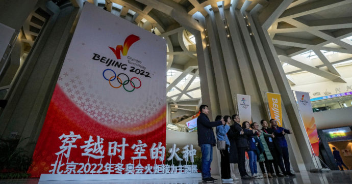 Olimpiadi invernali di Pechino, regole ferree per il rischio Covid: vaccini obbligatori, percorsi fissati, socialità al minimo