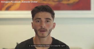 Copertina di Josh Cavallo: “Sono un calciatore e sono gay”. È il primo giocatore professionista a fare coming out – Video