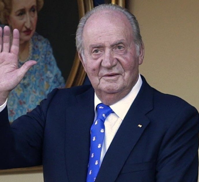 “Hanno iniettato ormoni femminili al re Juan Carlos per frenare il suo desiderio sessuale. La sua libido è un problema di Stato, era sempre eccitato”