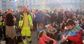Copertina di No green pass, le manifestazioni fanno schizzare i contagi in Friuli: 46 contagi collegati alle proteste di Trieste e Gorizia