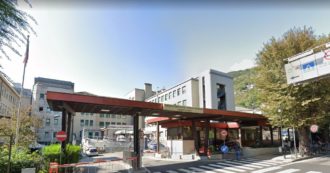 Copertina di Valle d’Aosta, le censure del pm all’assessore nell’inchiesta sul ‘clientelismo’ nella sanità: “Non ci sono reati, ma quadro sconcertante”
