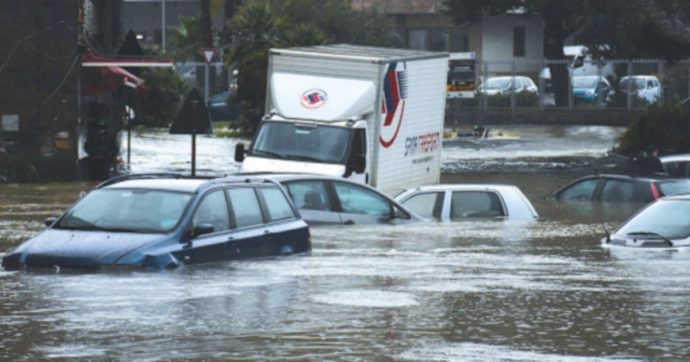 Nubifragio su Catania: un morto Strade come fiumi, negozi chiusi