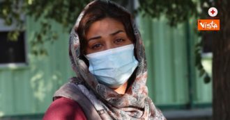 Copertina di Afghanistan, il racconto di due donne riuscite a scappare in Italia: “Mariti e parenti rimasti là. Il nostro sogno è poterli riabbracciare”