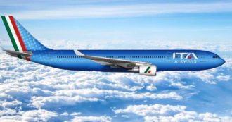 Copertina di Ita e la scelta dell’azzurro metallizzato: “La vernice è più pesante, così gli aerei consumano più carburante”