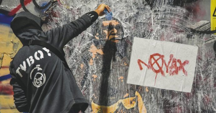 No vax, su Telegram minacciano Sala: “Mi vogliono decapitare”