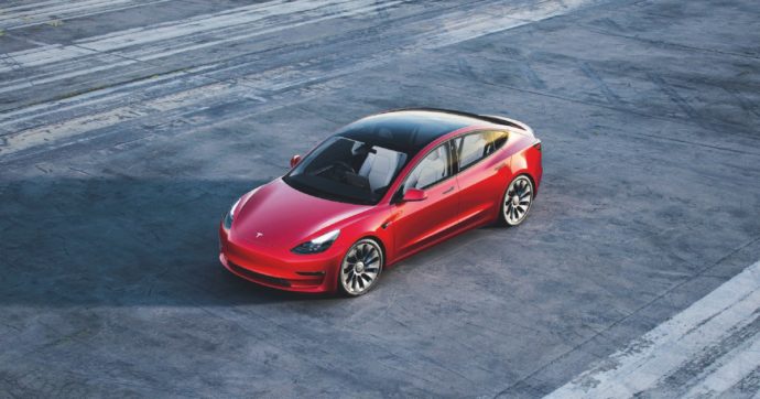 Copertina di Model 3, e Musk ottiene un altro record