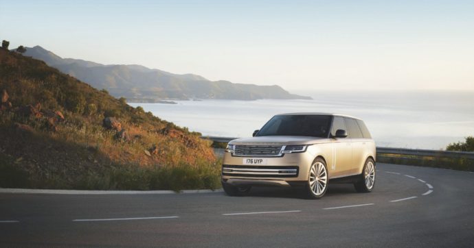 Copertina di Range Rover, il lusso “intelligente” resta sempre il suo marchio
