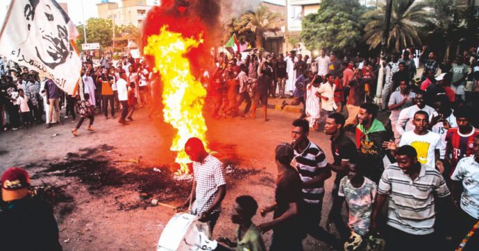 Sudan: il generale e presidente Burhan copia al-Sisi e il Paese conta sull’Egitto