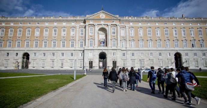 Colpito da ramo, muore nella Reggia di Caserta