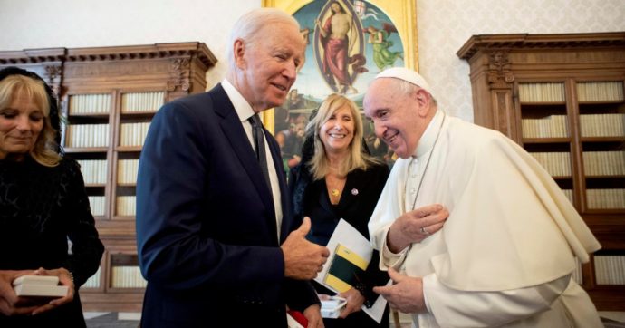 Il Potus incontra il Papa: colloquio su virus e povertà