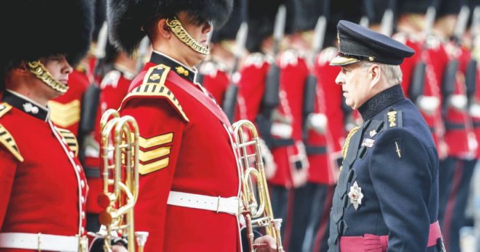 Epstein, la “verità” di Andrew. Discredito sull’accusatrice