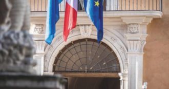 Copertina di “Vince il peggiore”. Il concorso sospeso dal Tar