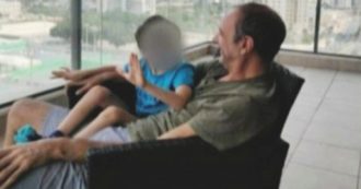 Copertina di Eitan, mandato di arresto internazionale per il nonno e un altro uomo per il rapimento. Il gip: “Pericolo di reiterazione del reato”