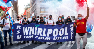 Whirlpool, partono le lettere di licenziamento. L’allarme dei sindacati: “Il governo non ha alcun progetto concreto per l’occupazione””