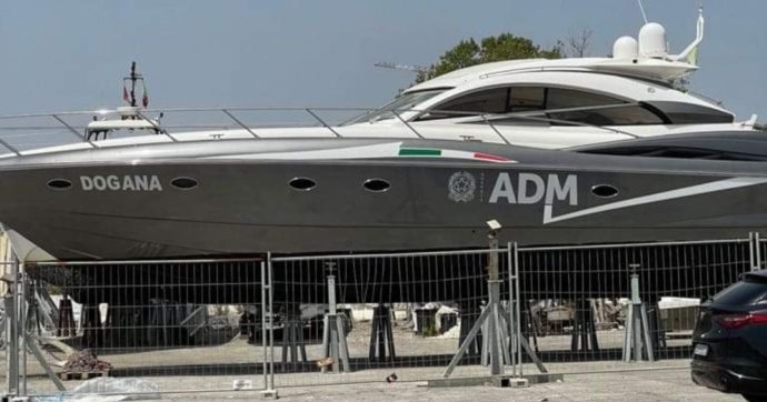 Minenna e il caso dello yacht da 18 metri: alle Dogane è costato 200mila euro tra lifting e motori. In un anno non ha fatto un miglio