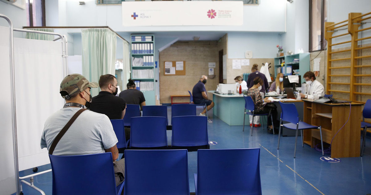 Terze dosi, Regioni in ritardo e in ordine sparso sul booster. I casi virtuosi di Molise e Piemonte che hanno scelto subito la chiamata diretta. “Il segreto? Siamo noi che corriamo dietro ai cittadini”