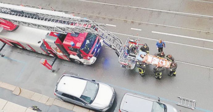 “Spray urticante nelle condotte”. Tre intossicati all’Ikea di Corsico