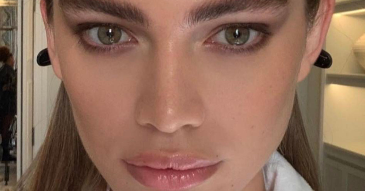 Valentina Sampaio è la prima modella transgender testimonial di Armani Beauty: “È un’importante pietra miliare, un sogno che si realizza”