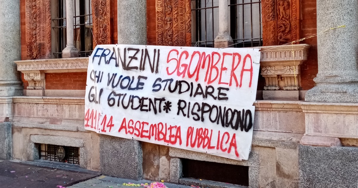 Milano, sgomberate le aule occupate alla Statale. Gli studenti: 