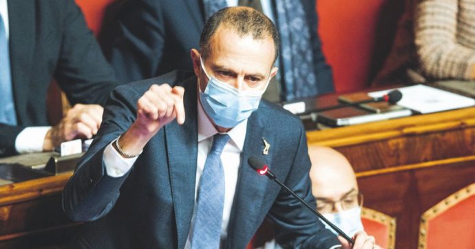 Infrastrutture, il governo ha paura e mette la fiducia. La Lega: “Ora basta”