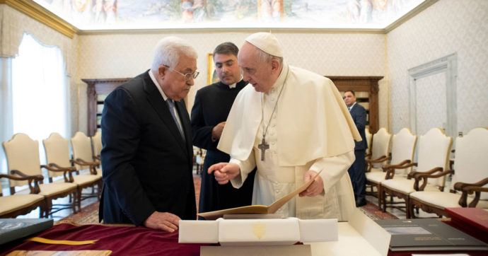 Copertina di Abu Mazen dal Papa. Pieno sostegno “al principio dei due stati” per la pace