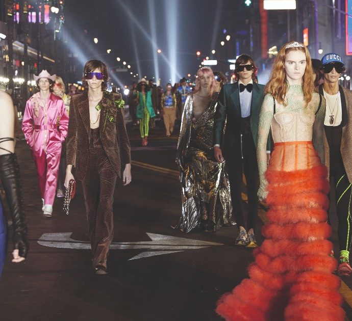 Gucci Love Parade, Alessandro Michele supera se stesso: la sfilata-evento a Hollywood è la fiaba che si fa realtà  – FOTO