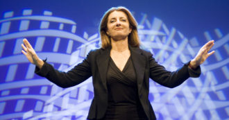 Copertina di Reggiani, la “gatta morta”; Petrignani fa a pezzi gli uomini