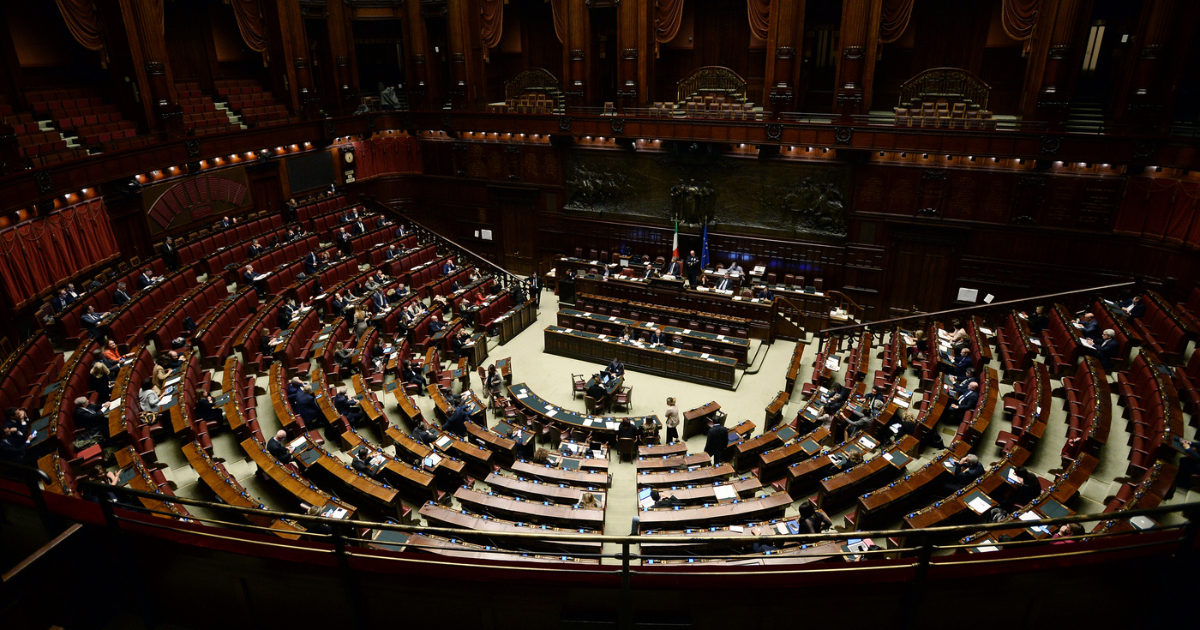 Dl Aiuti, ok della Camera alla fiducia: M5s a favore (tranne 28 assenti). Passa odg 5 stelle sul reddito, respinto quello contro l’inceneritore