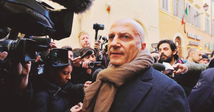 Renzi, la destra lo difende: “È accanimento come per Silvio”