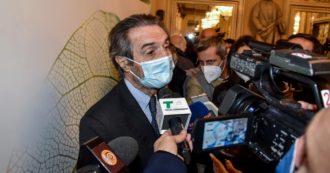 Copertina di Caso camici, Fontana non si farà interrogare. Il legale: “Utopistico convincere la Procura”