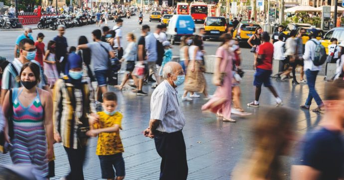 Covid, successo iberico: vaccini, niente Green pass e mascherine al chiuso