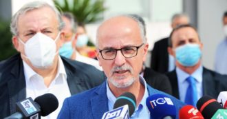 Copertina di Pierluigi Lopalco si dimette da assessore alla Sanità della Regione Puglia: “Con Emiliano ci sono state divergenze su scelte cruciali”
