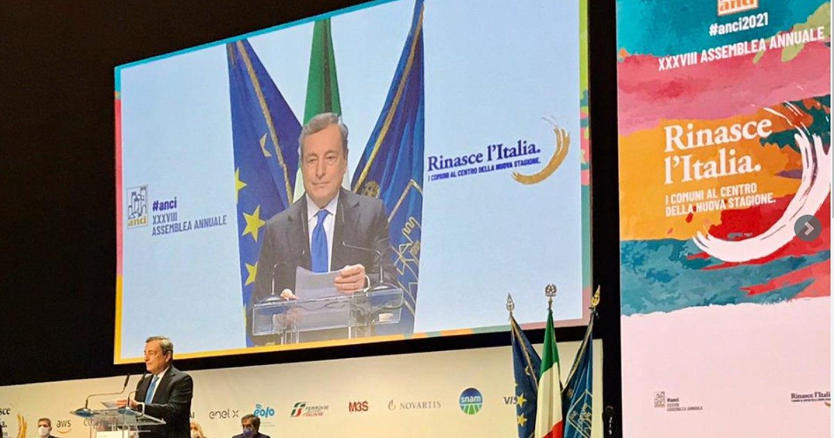 Recovery, l’allarme dei Comuni: “Senza un piano di assunzioni veloce non riusciremo a spendere le risorse. Dal 2007 a oggi perso un dipendente su quattro”