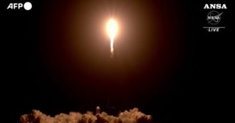 Copertina di Space X, la Crew Dragon 3 lanciata (di nuovo) verso la Stazione internazionale: a bordo quattro astronauti. Il video della partenza