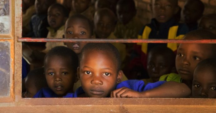 Niger: nelle scuole fatiscenti dello Stato, l’insegnamento rivela un destino quasi segnato